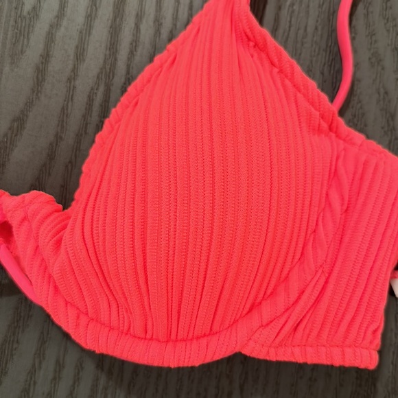 BECCA Swimsuit - New with tags 🌴🌴🏖🏖 - Picture 3 of 10